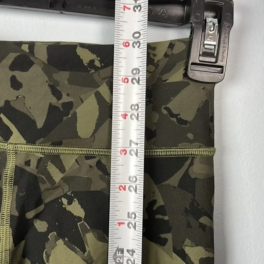 Lululemon Athletica Tight Stuff Camo Cropped Leggings size 2
